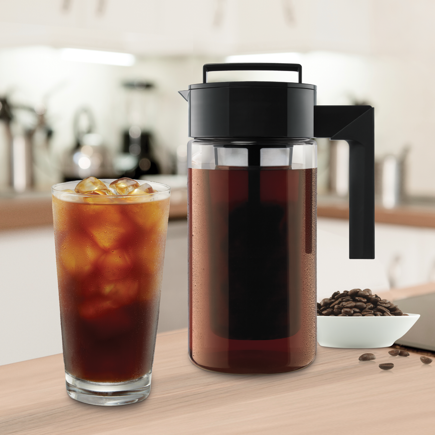 cold-brew-coffee-maker-v0 10310-ColdBrewCoffeeMaker-1qt-lifestyle2.png