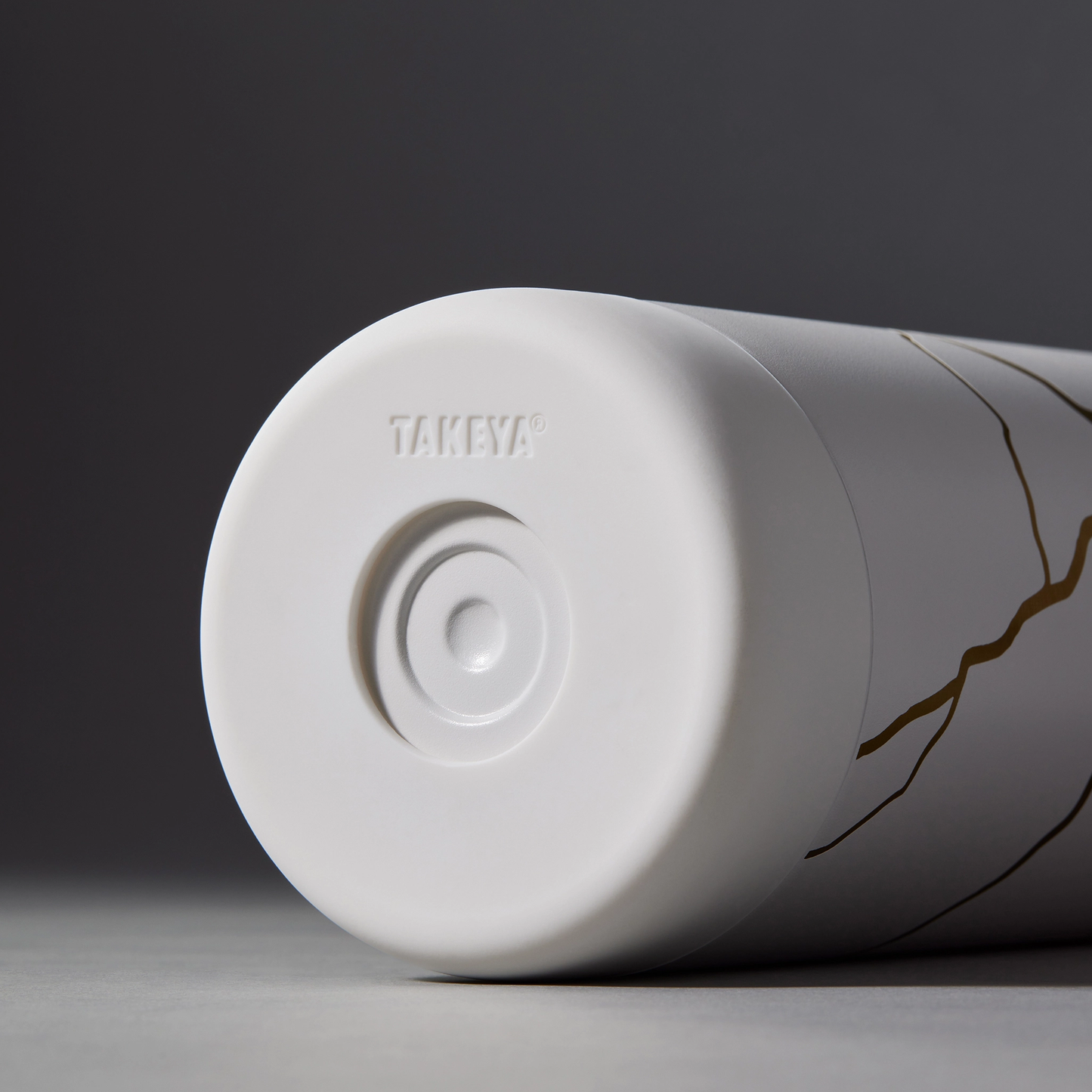 kintsugi-water-bottle-with-straw-lid-g7 51389-TK_HO25_Kintsugi_Takeya9255.png